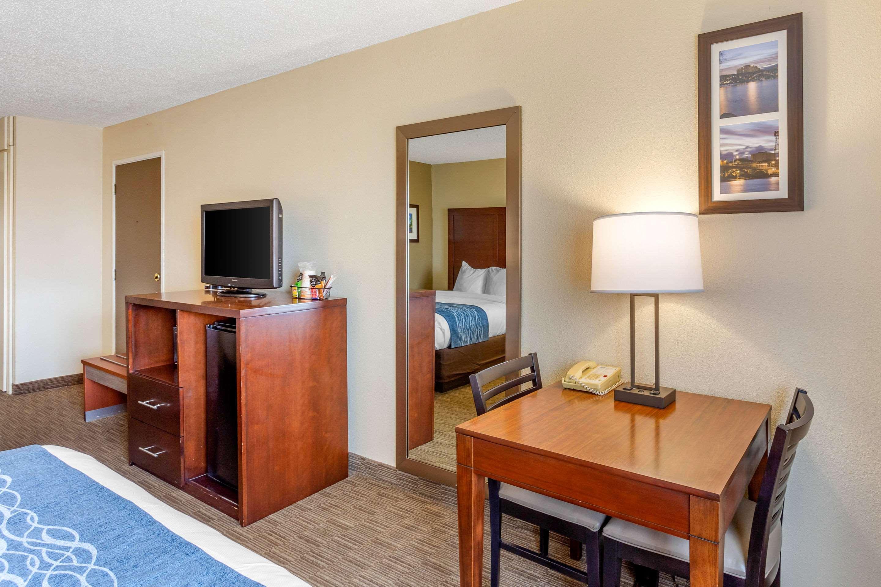 Comfort Inn Rockford Near Casino District Exterior photo