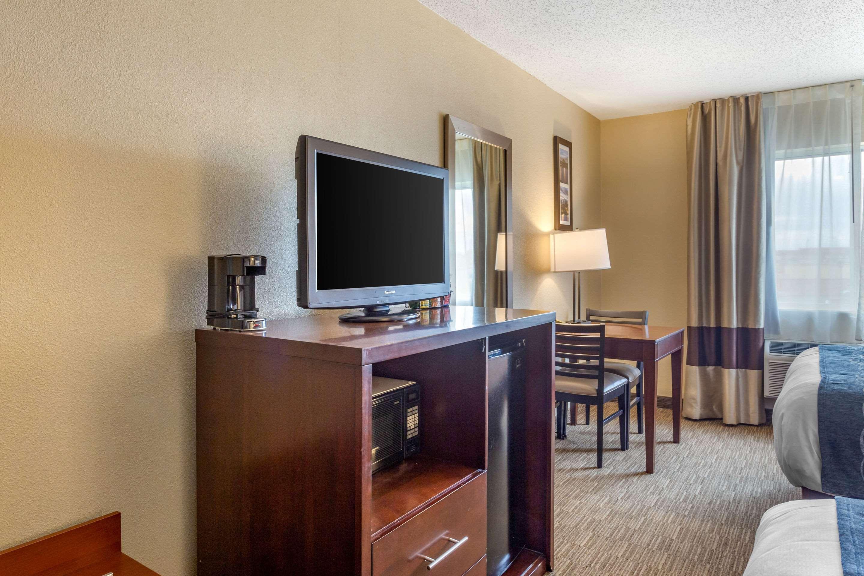 Comfort Inn Rockford Near Casino District Exterior photo